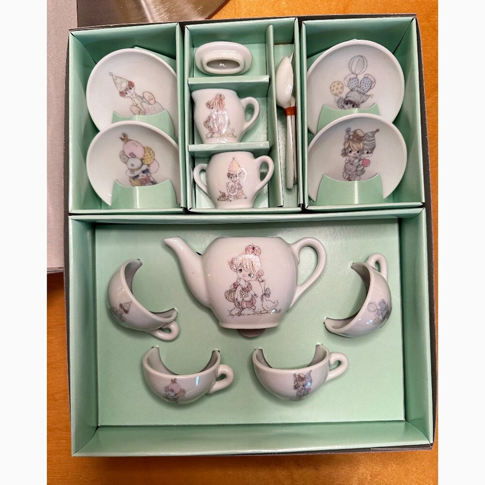 Vintage 12pc Precious Moments Porcelain Tea Set - Picture 2 of 4